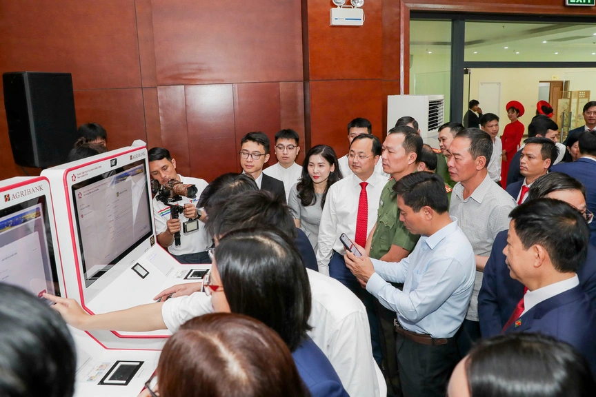 Agribank đồng hành cùng tỉnh Thanh Hoá triển khai mô hình Kiosk hành chính công thông minh - Thúc đẩy chuyển đổi số và nâng cao chất lượng phục vụ người dân- Ảnh 8.