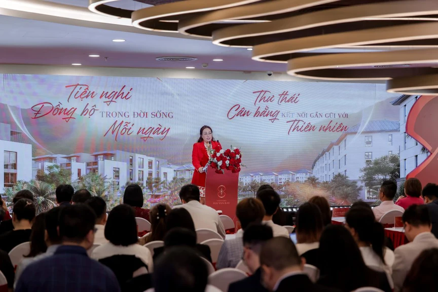 Vinhomes Hải Vân Bay khai trương VPBH tại Hà Nội, dòng vốn phía Bắc vào đô thị vịnh biển miền Trung ngày càng mạnh- Ảnh 1. Vinhomes Hải Vân Bay khai trương VPBH tại Hà Nội, dòng vốn phía Bắc vào đô thị vịnh biển miền Trung ngày càng mạnh- Ảnh 1.