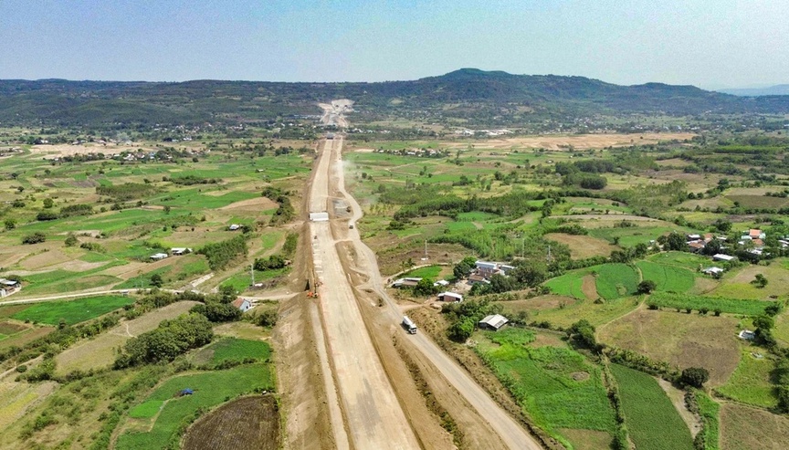 Cao tốc gần 11.000 tỷ với 1 hầm xuyên núi phải thông xe trong năm nay- Ảnh 2. Cao tốc gần 11.000 tỷ với 1 hầm xuyên núi phải thông xe trong năm nay- Ảnh 2.