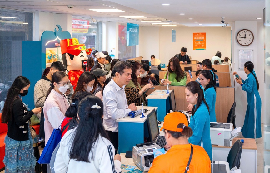 ABBank công bố BCTC 2025 trước thềm ĐHCĐ: Lợi nhuận tăng 352,4% so với 2024, tổng tài sản vượt ngưỡng 220.392 tỷ đồng- Ảnh 1.