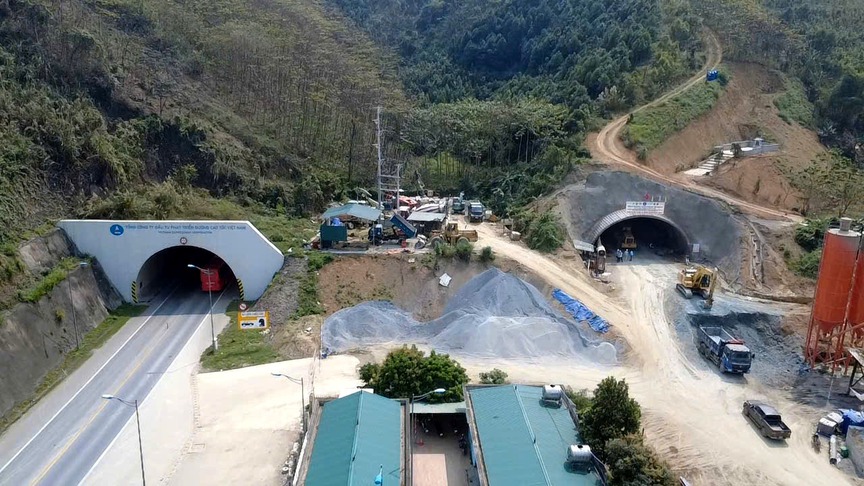 Tin vui về hạng mục hầm xuyên núi dài hơn 500m đi qua địa hình hiểm trở- Ảnh 2. Tin vui về hạng mục hầm xuyên núi dài hơn 500m đi qua địa hình hiểm trở- Ảnh 2.