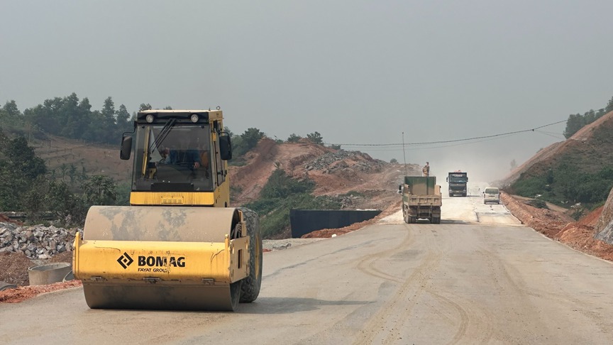 Phấn đấu đưa tuyến cao tốc hàng chục nghìn tỷ tại tỉnh là 'địa đầu Tổ quốc' về đích vào 30/4- Ảnh 1.