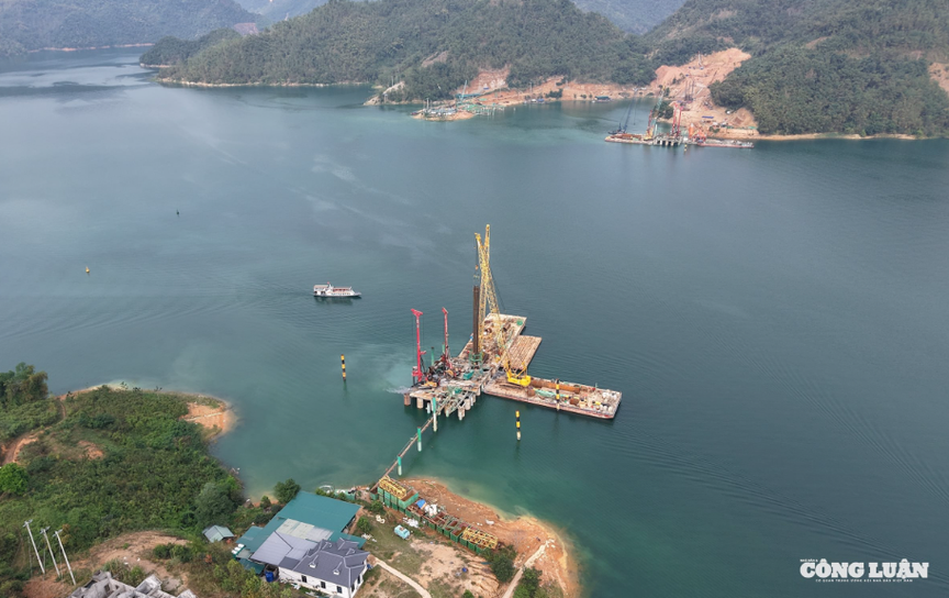 Chưa từng có trong lịch sử: Việt Nam sắp hoàn thành cây cầu dây văng dài nhất cả nước, nằm trên tuyến cao tốc 10.000 tỷ ở khu vực Tây Bắc- Ảnh 2.