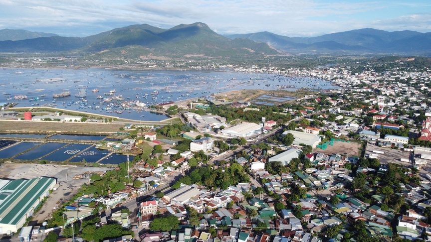 Tỉnh ven biển miền Trung đón tin vui, 2 dự án của Vingroup góp sức lớn- Ảnh 1.