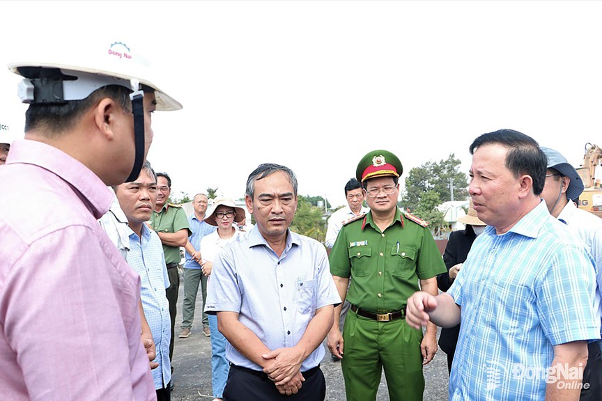 Cao tốc 18.000 tỷ kết nối 2 tỉnh thành giàu nhất Việt Nam có nguy cơ lỡ hẹn tiến độ, lãnh đạo tỉnh ra chỉ đạo dứt khoát- Ảnh 1. Cao tốc 18.000 tỷ kết nối 2 tỉnh thành giàu nhất Việt Nam có nguy cơ lỡ hẹn tiến độ, lãnh đạo tỉnh ra chỉ đạo dứt khoát- Ảnh 1.