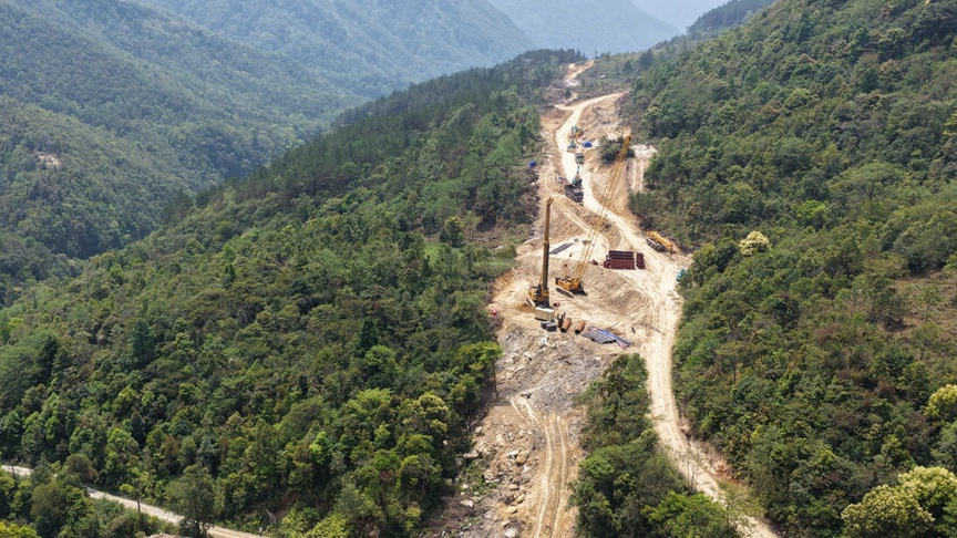 Hầm đường bộ qua cung đèo dài nhất cả nước đối diện khó khăn lớn sau 5 tháng khởi công- Ảnh 1.
