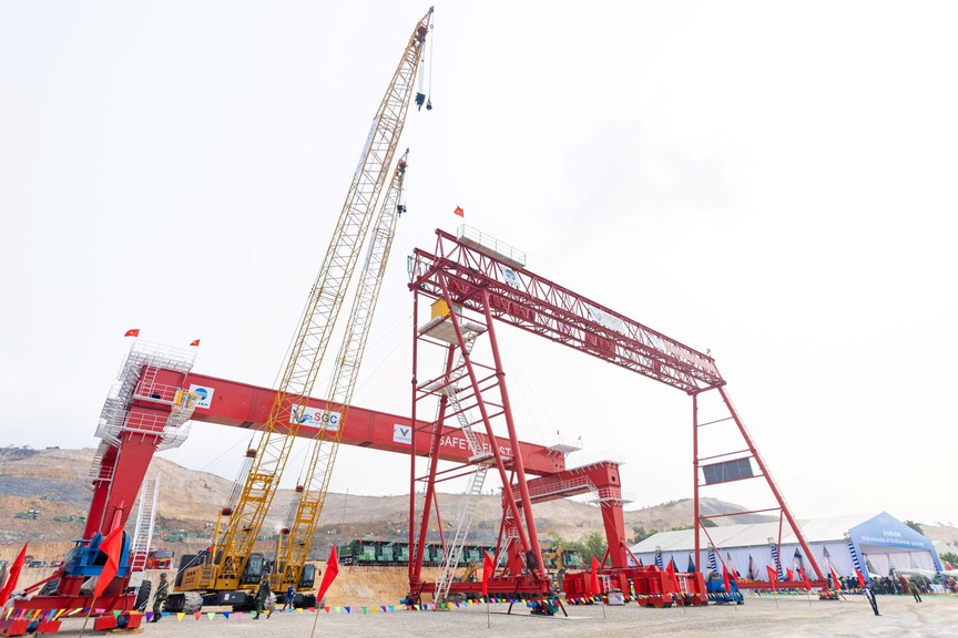 Vingroup khởi công dự án tuyến đường sắt tốc độ cao Hà Nội - Quảng Ninh- Ảnh 6.