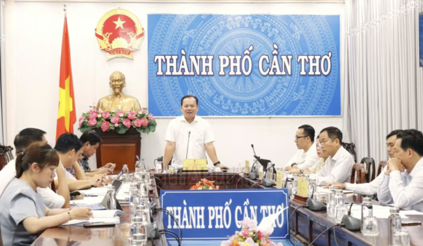 Lãnh đạo thành phố họp nóng đẩy nhanh tiến độ đại dự án hơn 6 tỷ USD do Vingroup (VIC) đề xuất- Ảnh 1. Lãnh đạo thành phố họp nóng đẩy nhanh tiến độ đại dự án hơn 6 tỷ USD do Vingroup (VIC) đề xuất- Ảnh 1.