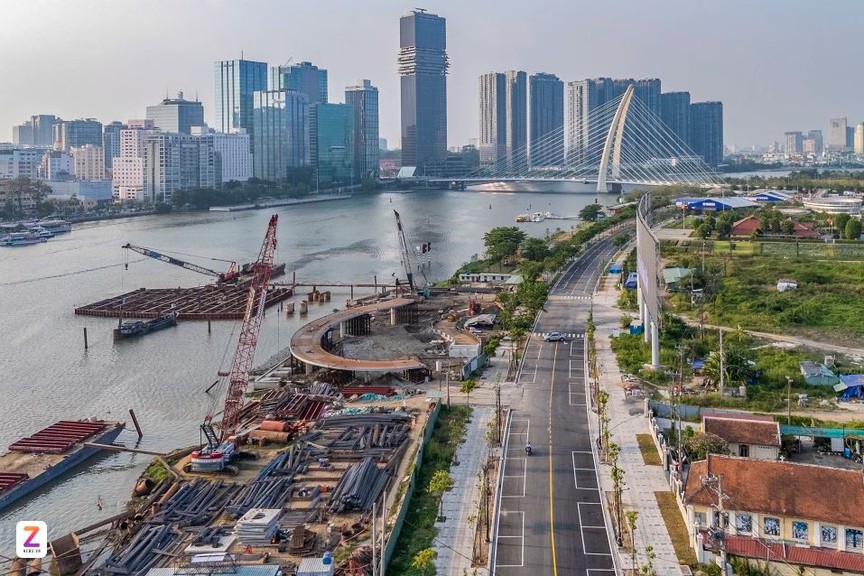 Cầu đi bộ nghìn tỷ với kết cấu vòm thép lần đầu được áp dụng tại Việt Nam đạt dấu mốc quan trọng- Ảnh 2.