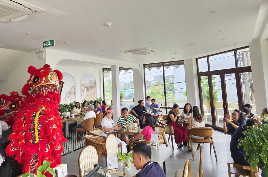 Đưa 'con cưng' đổ bộ TP trẻ nhất Việt Nam, Đặng Lê Nguyên Vũ đang đón sóng bất động sản bán lẻ ven đô?- Ảnh 2. Đưa 'con cưng' đổ bộ TP trẻ nhất Việt Nam, Đặng Lê Nguyên Vũ đang đón sóng bất động sản bán lẻ ven đô?- Ảnh 2.