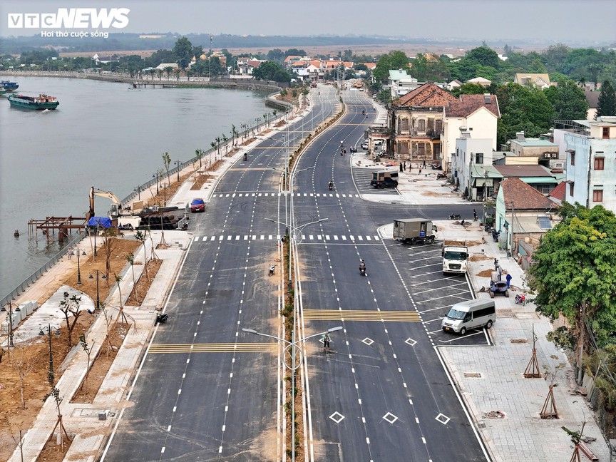 Việt Nam có một căn biệt thự trăm tuổi nằm ven sông nội địa dài nhất cả nước: Giá gần 5,4 tỷ, tuyến đường hơn 2.000 tỷ mới làm phải 'nắn' để tránh xâm phạm- Ảnh 2.