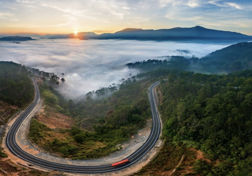 Khẩn trương triển khai xây dựng tuyến cao tốc phá thế độc đạo cung đèo hiểm trở dài bậc nhất Việt Nam, rút ngắn 1/3 quãng đường Nha Trang - Đà Lạt- Ảnh 1.