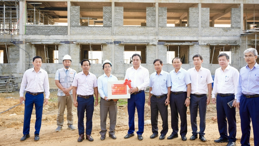 TP. Huế: Đảm bảo tiến độ xây dựng Trường nội trú liên cấp A Lưới 4- Ảnh 2.