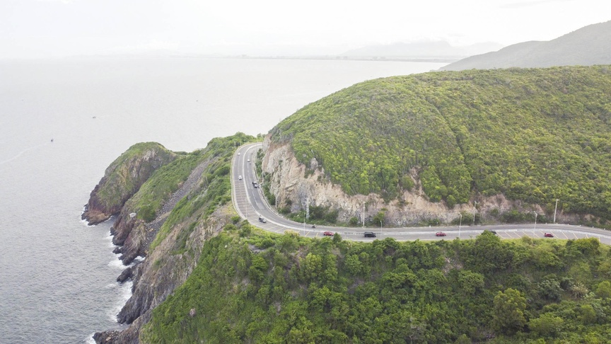 Tỉnh có đường bờ biển dài nhất Việt Nam sẽ làm hầm xuyên núi hơn 3.700 tỷ kết nối đến sân bay quốc tế- Ảnh 1. Tỉnh có đường bờ biển dài nhất Việt Nam sẽ làm hầm xuyên núi hơn 3.700 tỷ kết nối đến sân bay quốc tế- Ảnh 1.