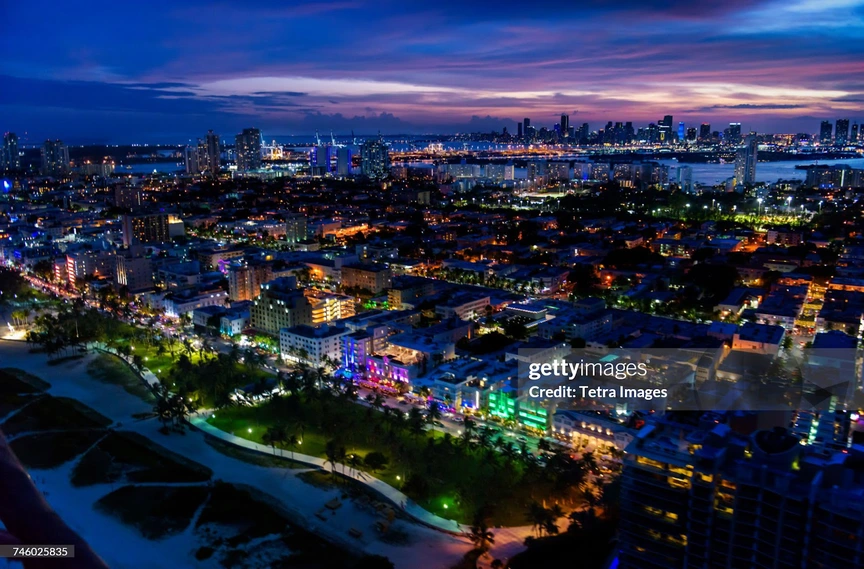 “Cơn sốt” bất động sản Florida: Giới siêu giàu đổ về, nguời thu nhập thấp bị đẩy ra ngoài do chi phí leo thang - Ảnh 2.