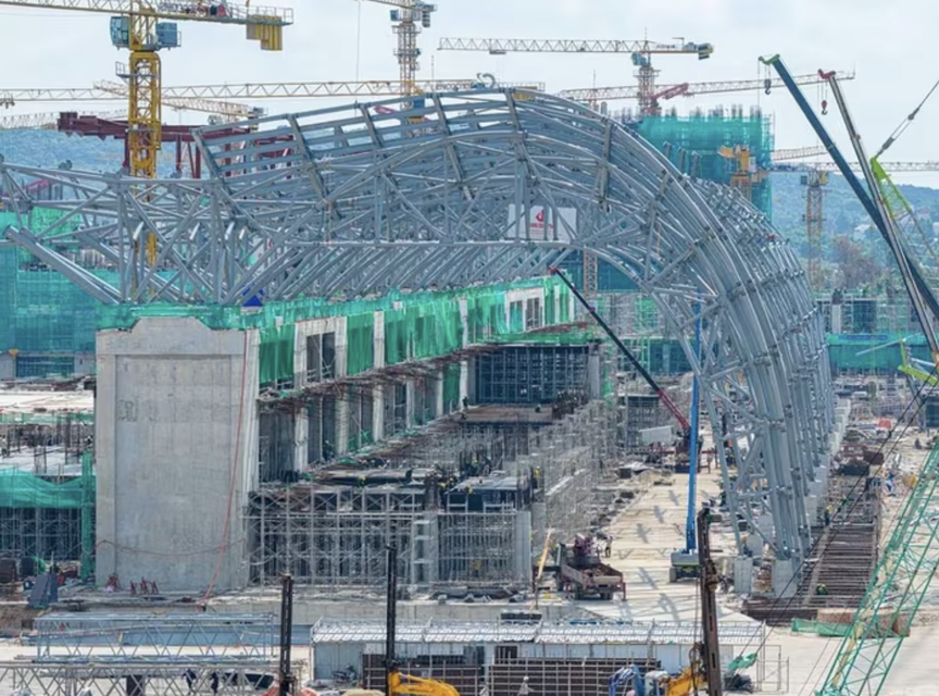 Huy động 12.000 tấn thép, Việt Nam sắp hoàn thành công trình sở hữu ballroom lớn nhất thế giới, vượt qua Caesars Forum ở Las Vegas- Ảnh 1. Huy động 12.000 tấn thép, Việt Nam sắp hoàn thành công trình sở hữu ballroom lớn nhất thế giới, vượt qua Caesars Forum ở Las Vegas- Ảnh 1.
