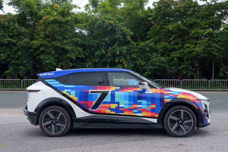 3 năm sạc pin 0 đồng, bảo dưỡng siêu rẻ: VinFast VF 7 là khoản đầu tư “lời” ngay từ vạch xuất phát- Ảnh 1.