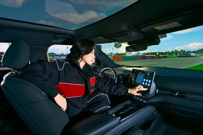 3 năm sạc pin 0 đồng, bảo dưỡng siêu rẻ: VinFast VF 7 là khoản đầu tư “lời” ngay từ vạch xuất phát- Ảnh 2.