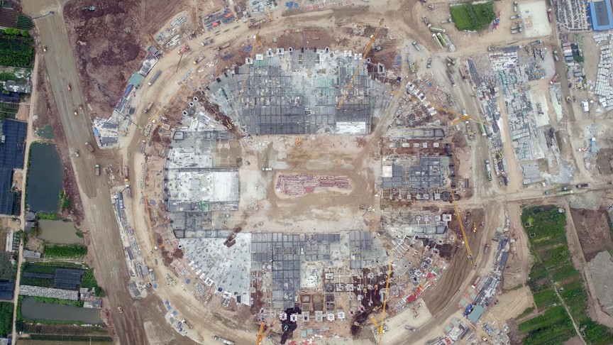 Sân vận động lớn thứ 2 Việt Nam, sức chứa gấp rưỡi sân Mỹ Đình: Đang xây dựng khán đài, khoảng 11 tháng nữa hoàn thành- Ảnh 2.