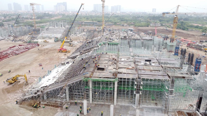 Sân vận động lớn thứ 2 Việt Nam, sức chứa gấp rưỡi sân Mỹ Đình: Đang xây dựng khán đài, khoảng 11 tháng nữa hoàn thành- Ảnh 3.