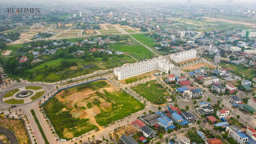 Thái Nguyên: "Ăn ké" nhiều tiện ích bên ngoài, shophouse Square City vẫn vắng người ở- Ảnh 2.