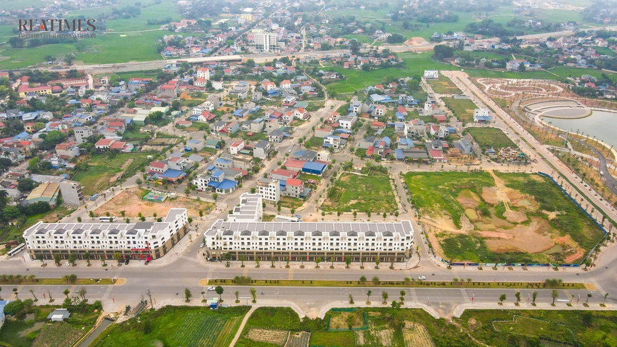 Thái Nguyên: "Ăn ké" nhiều tiện ích bên ngoài, shophouse Square City vẫn vắng người ở- Ảnh 3.