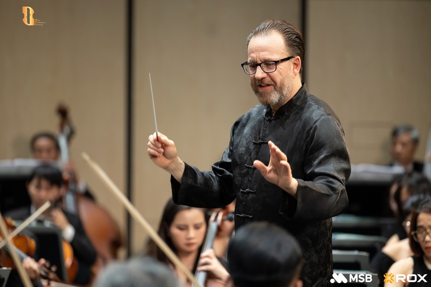 Nhạc trưởng Áo mang làn gió mới cho giao hưởng Hà Nội- Ảnh 4.
