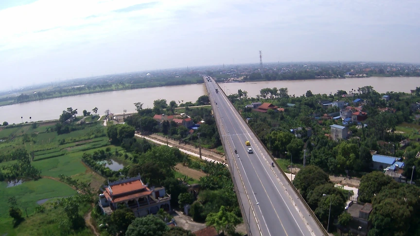 Cây cầu kết nối trực tiếp 2 ‘vựa lúa miền Bắc’, kết thúc sứ mệnh lịch sử của bến phà trăm năm tuổi- Ảnh 2. Cây cầu kết nối trực tiếp 2 ‘vựa lúa miền Bắc’, kết thúc sứ mệnh lịch sử của bến phà trăm năm tuổi- Ảnh 2.