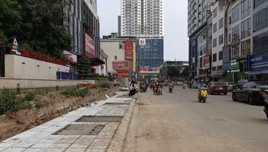 Sau 8 năm triển khai, tuyến đường tắc nghẽn bậc nhất Hà Nội vẫn chưa hoàn thành mở rộng- Ảnh 1.