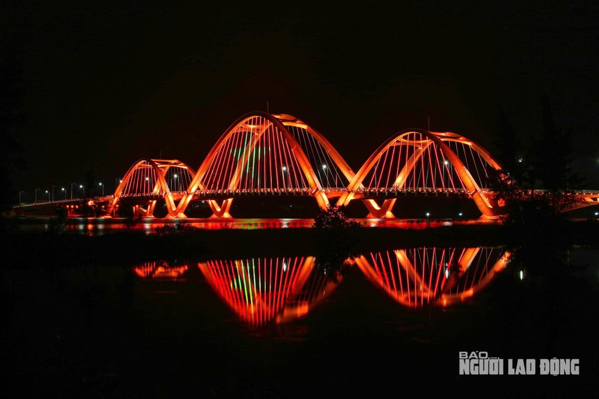 Cầu vòm thép nghìn tỷ tại tỉnh hẹp nhất Việt Nam đã sáng đèn nhưng chưa thể thông xe, lãnh đạo địa phương trực tiếp vào cuộc- Ảnh 2.
