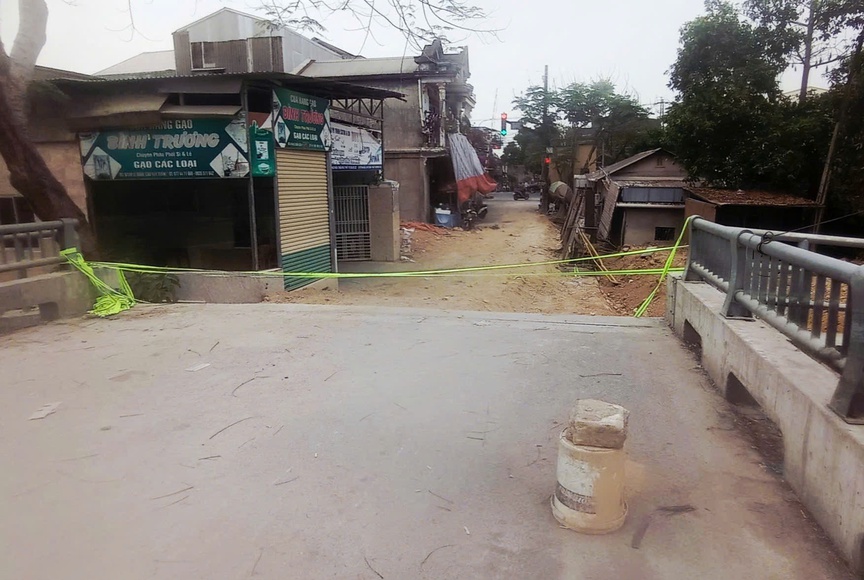 TP. Huế: Cầu xây xong, nhưng vẫn “bít đường”- Ảnh 3.