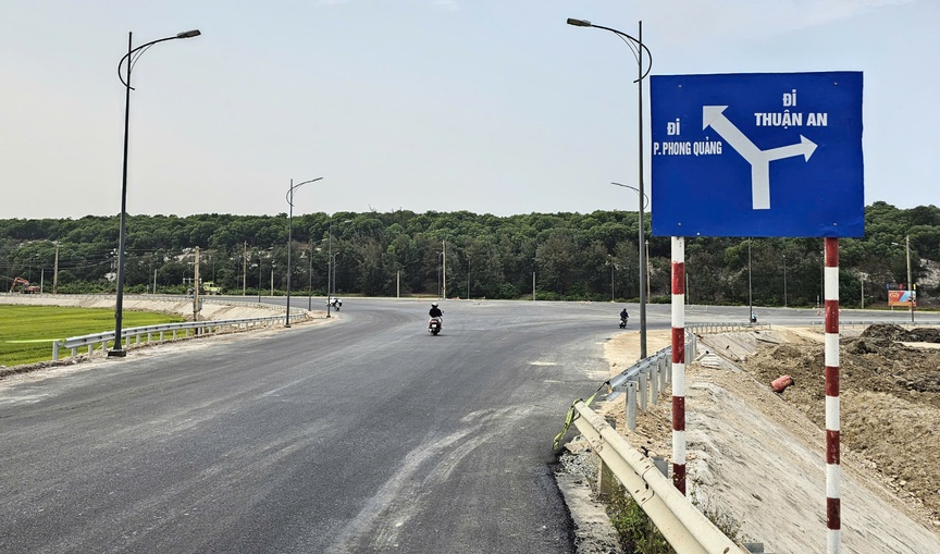 TP. Huế: Cầu vượt biển Thuận An sẵn sàng thông xe dịp 30/4- Ảnh 2.
