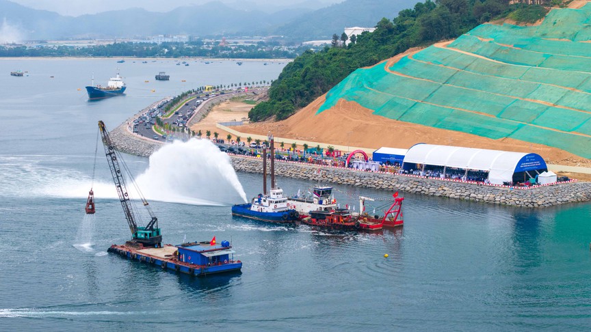 Đà Nẵng: Khởi công siêu dự án cảng thông minh hơn 45.000 tỷ- Ảnh 2.