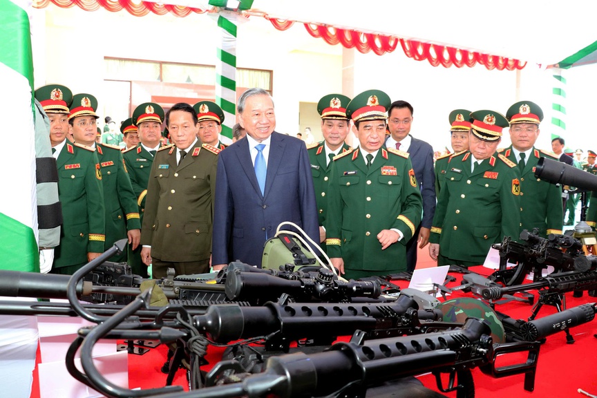 Tổng Bí thư, Chủ tịch nước Tô Lâm dâng hương Chủ tịch Hồ Chí Minh tại Quân khu 5- Ảnh 3.