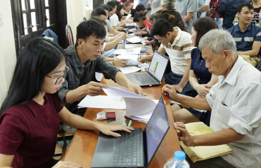 Khi đến nhận tiền bồi thường thu hồi đất tại dự án 925.000 tỷ của Vingroup, người dân bắt buộc phải mang loại giấy tờ này- Ảnh 1.