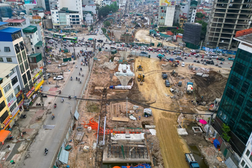 2 cầu vượt quan trọng trên tuyến đường ‘đắt nhất hành tinh’ dần thành hình- Ảnh 1.