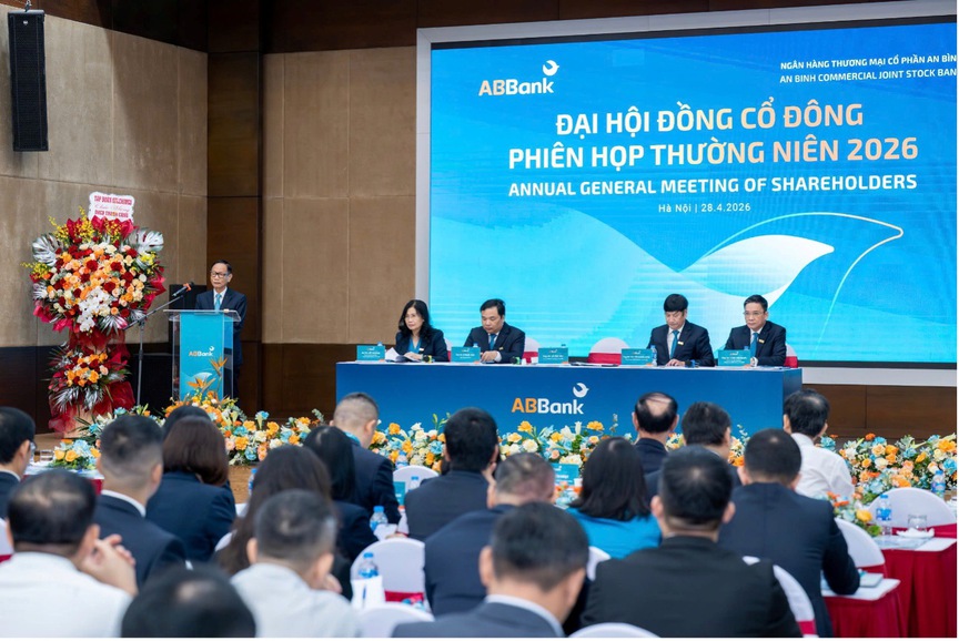 ĐHĐCĐ ABBank 2026: Mục tiêu lợi nhuận 4.500 tỷ đồng, tăng vốn lên hơn 20.000 tỷ, lộ trình niêm yết HOSE từ quý IV/2026 - Ảnh 3.