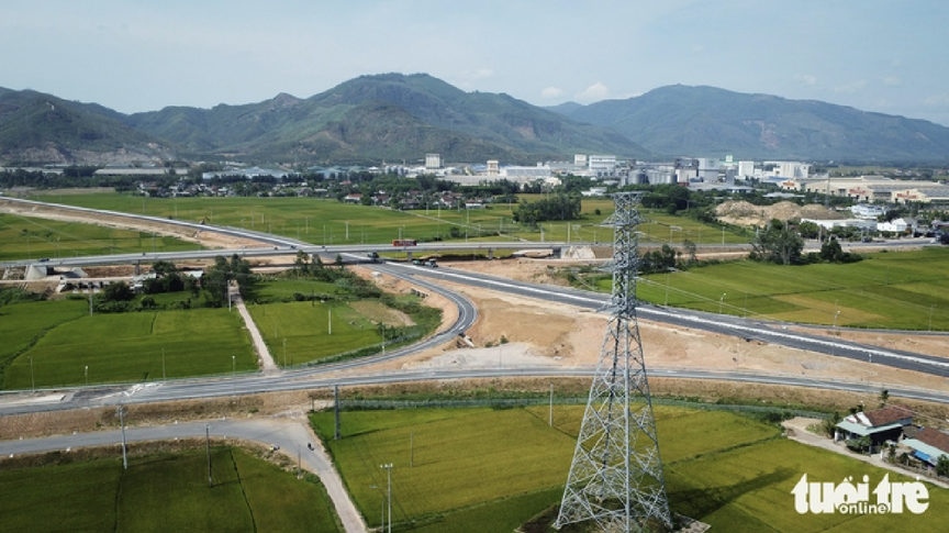 Hôm nay, chính thức thông xe cao tốc 12.400 tỷ mà Tập đoàn Sơn Hải muốn cắm biển bảo hành 10 năm- Ảnh 1.