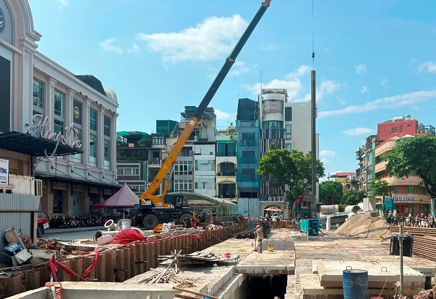 Chính thức hoàn thành bể ngầm lớn nhất Thủ đô, điểm ngập khét tiếng sắp bị 'xóa sổ'- Ảnh 1.