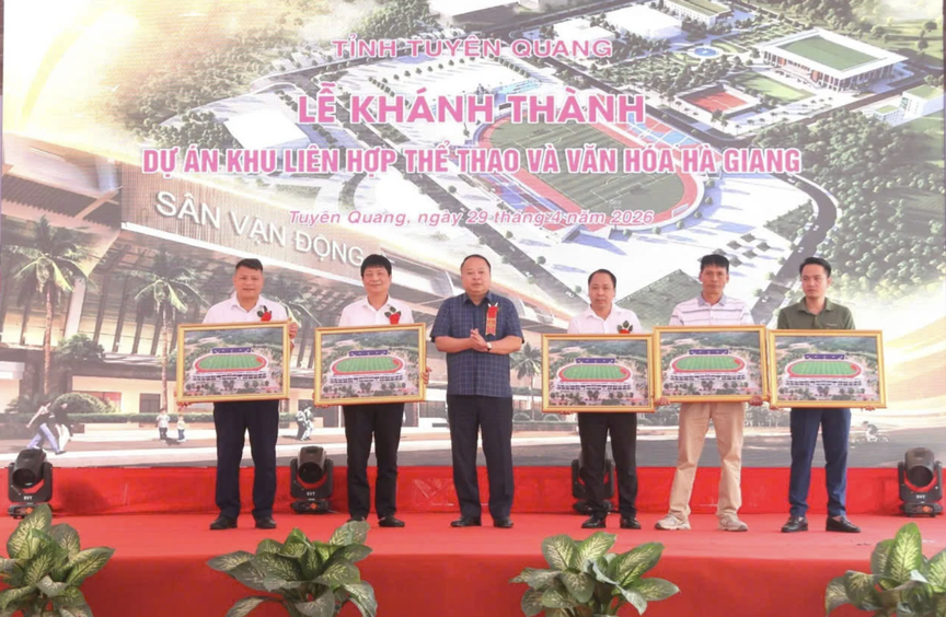 Việt Nam chính thức khánh thành sân vận động 10.000 chỗ ngồi tọa lạc tại tỉnh là địa đầu Tổ quốc- Ảnh 1.