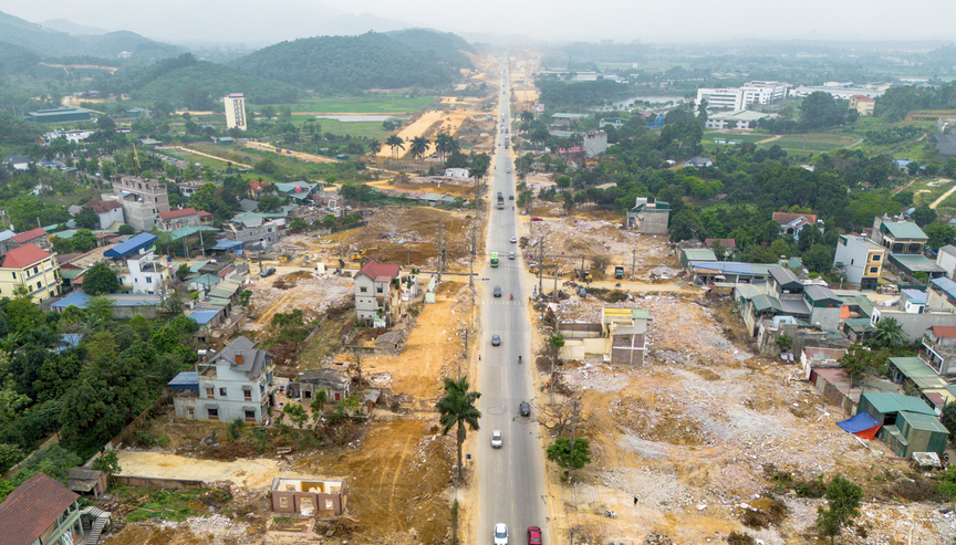 Sắp thông xe tuyến đường rộng nhất Việt Nam, kết nối đại lộ dài nhất với trường đại học lớn nhất cả nước- Ảnh 1. Sắp thông xe tuyến đường rộng nhất Việt Nam, kết nối đại lộ dài nhất với trường đại học lớn nhất cả nước- Ảnh 1.