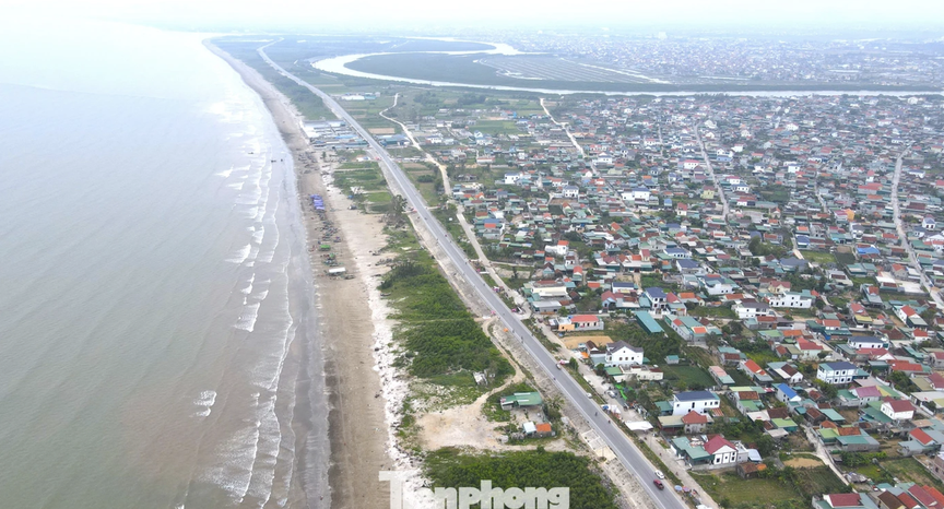 Sắp hoàn thành tuyến đường ven biển gần 5.000 tỷ tại tỉnh được mệnh danh là ‘Việt Nam thu nhỏ’- Ảnh 1. Sắp hoàn thành tuyến đường ven biển gần 5.000 tỷ tại tỉnh được mệnh danh là ‘Việt Nam thu nhỏ’- Ảnh 1.