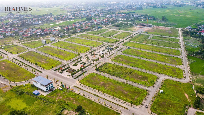 Thái Nguyên: Đất trống trải dài, shophouse đầy cỏ dại tại khu đô thị Việt - Hàn- Ảnh 2.