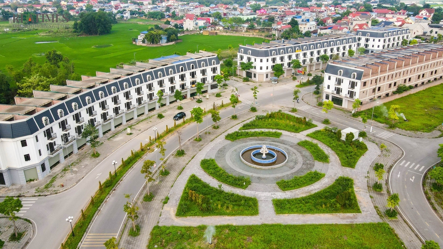 Thái Nguyên: Đất trống trải dài, shophouse đầy cỏ dại tại khu đô thị Việt - Hàn- Ảnh 3.