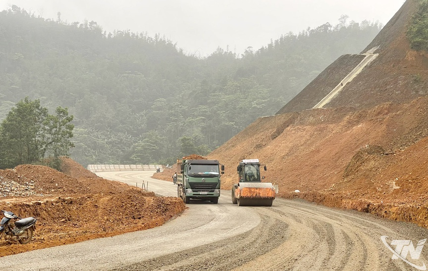 Tuyến đường 1.660 tỷ có bóng dáng Tập đoàn Sơn Hải sắp hoàn thiện, góp phần nối thông Bắc - Nam- Ảnh 1.