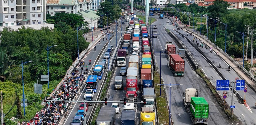 TP.HCM thi tuyển phương án kiến trúc cầu vượt liên cảng Cát Lái - Phú Hữu - Ảnh 2.