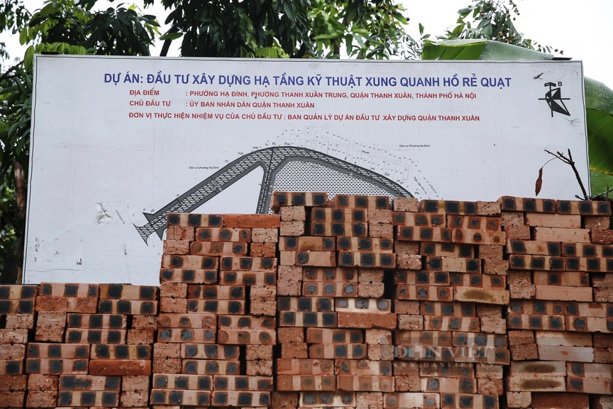 Hà Nội: Nhếch nhác xung quanh hồ Rẻ Quạt- Ảnh 2. Hà Nội: Nhếch nhác xung quanh hồ Rẻ Quạt- Ảnh 2.