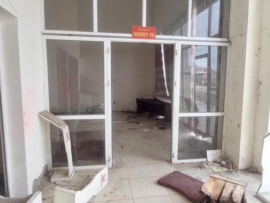 Hoang tàn khung cảnh sân vận động 10.000 chỗ ngồi bị bỏ hoang gần 20 năm- Ảnh 4.