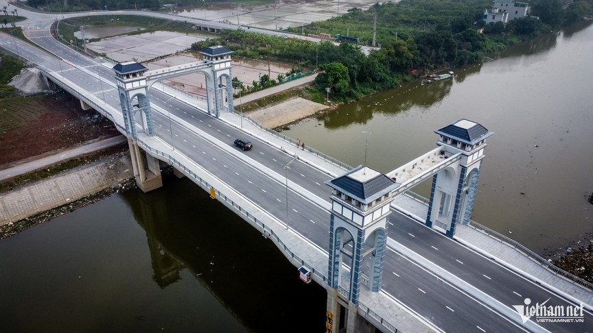 Việt Nam lần đầu tiên xây dựng cầu có tháp vọng cảnh: Án ngữ trên tuyến đường nghìn tỷ với kiến trúc khác lạ- Ảnh 1.