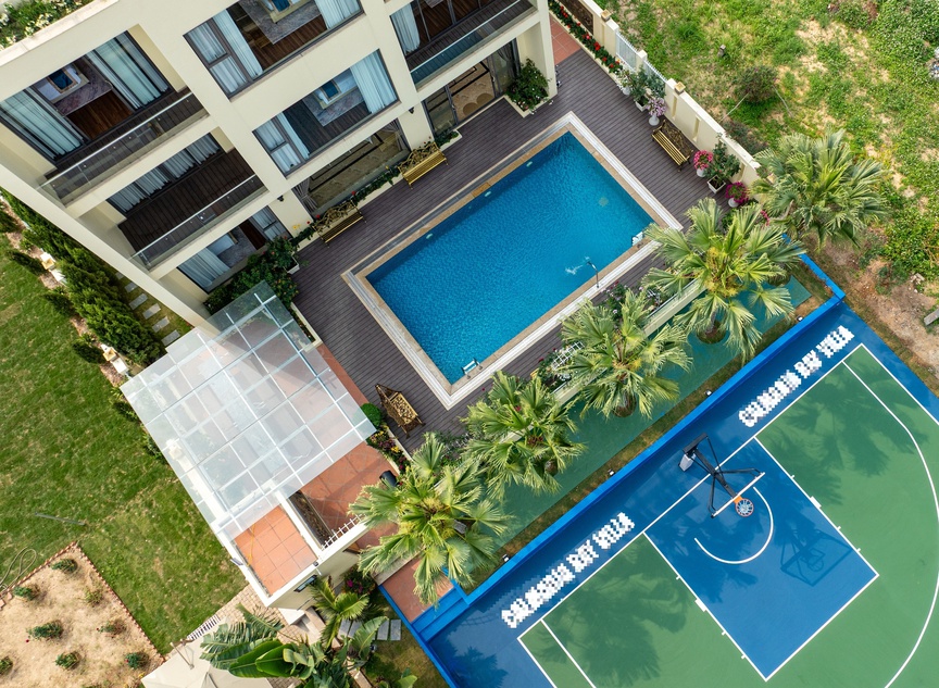 Nữ NSƯT là trưởng khoa học viện sở hữu biệt thự 1.000m2 ven biển có hồ bơi, sân bóng rổ, view thẳng vịnh- Ảnh 2. Nữ NSƯT là trưởng khoa học viện sở hữu biệt thự 1.000m2 ven biển có hồ bơi, sân bóng rổ, view thẳng vịnh- Ảnh 2.